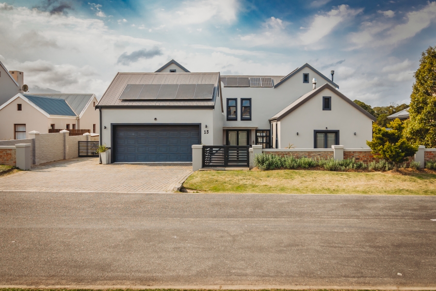 5 Bedroom Property for Sale in Kraaibosch Country Estate Western Cape
